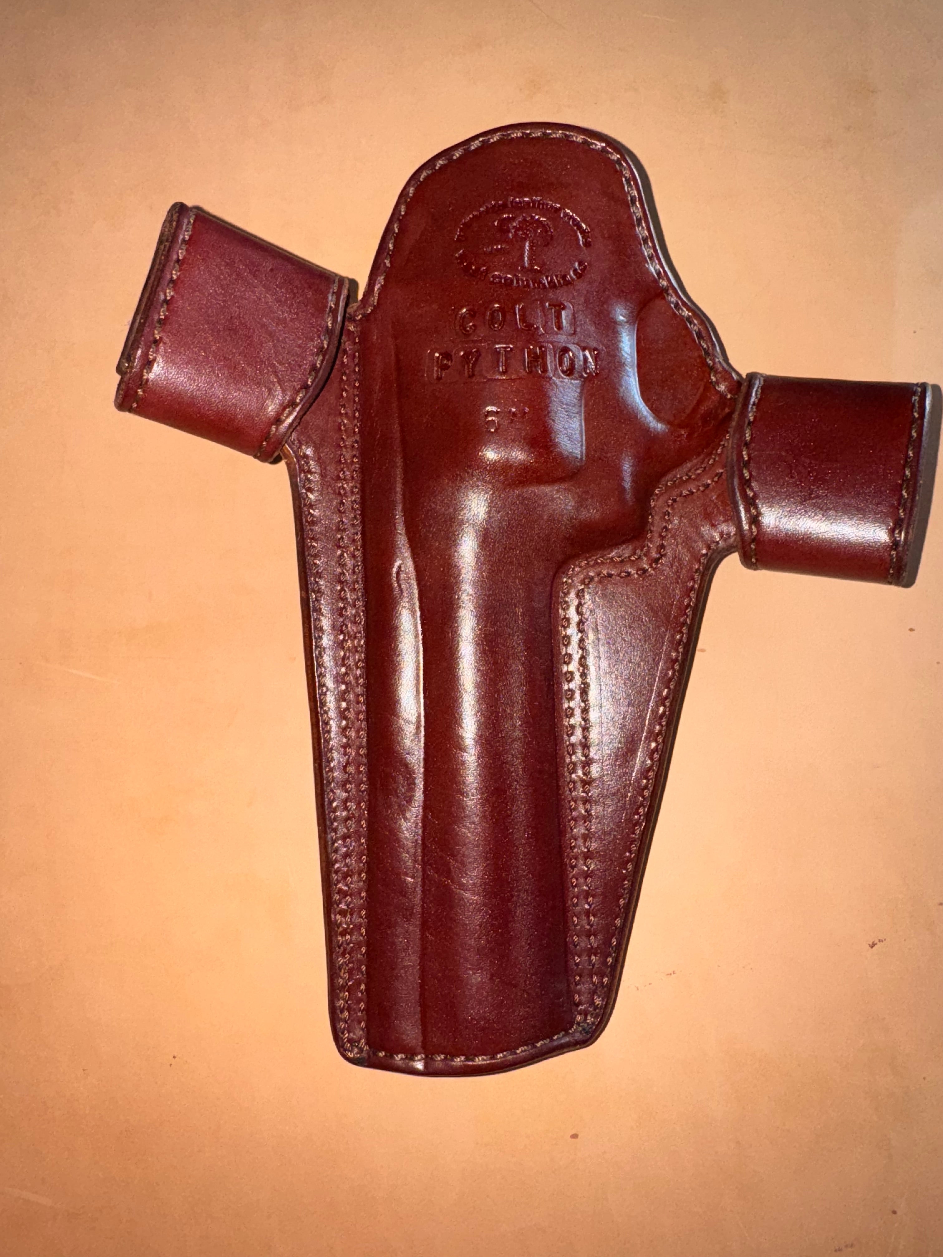 Colt Python 6" Model 1 Deluxe Lined Holster | Palmetto Leather
